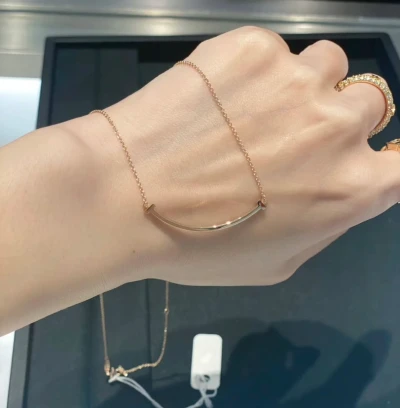 Tiffany 蒂芙尼小号大号笑脸项链玫瑰金黄金锁骨链 全球联保$1130-穿范儿