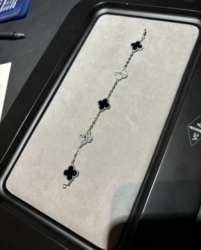 VCA梵克雅宝经典四叶草系列手链白金满钻黑白熊猫五花正品-穿范儿